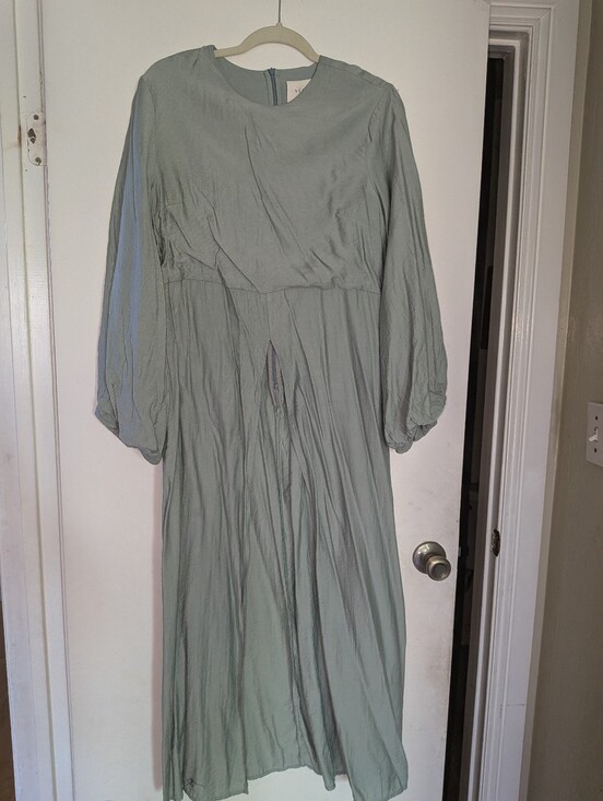 Veiled Tops - Veiled Collection Women’s Sage Top With Front Slit